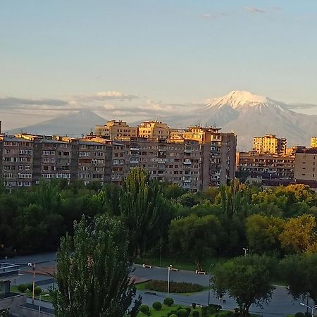 Umba Apartment N5 - Balcony And Mount Ararat View Єреван Екстер'єр фото